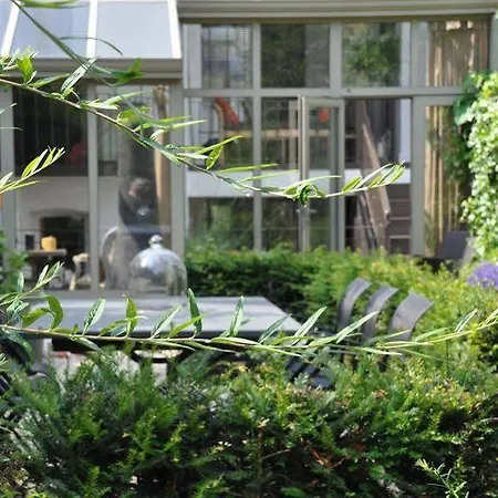 Un Jardin En Bed & Breakfast 4*