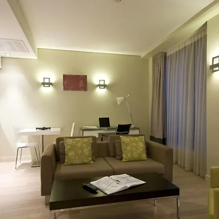 Ξενοδοχείο με διαμερίσματα B-aparthotel Grand Place 4*