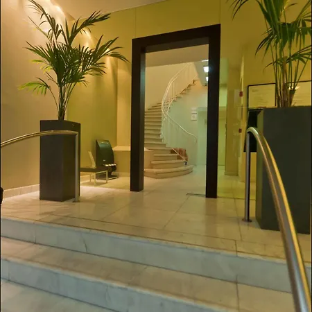 B-aparthotel Grand Place Ξενοδοχείο με διαμερίσματα 4*