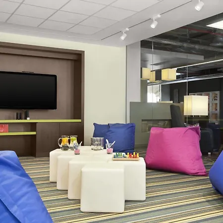Hotel Aloft Schuman 3*