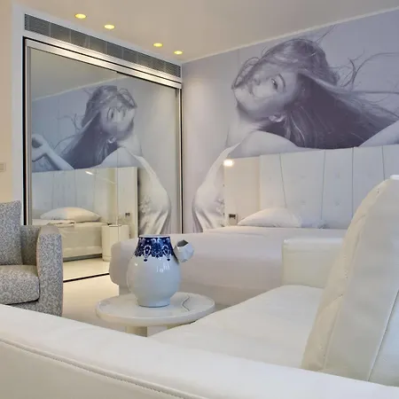 B-aparthotel Regent 4*
