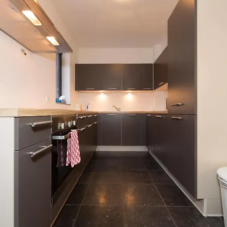 Louise Uptown House Апартаменты Брюссель