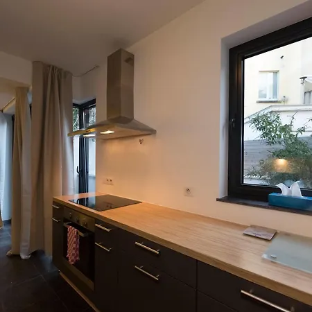 Апартаменты Louise Uptown House *