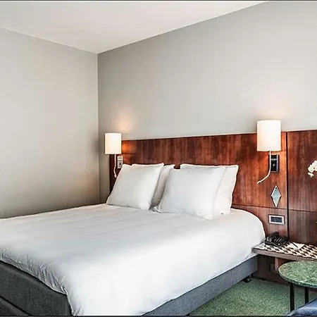 Отель Nh Eu Berlaymont 4*