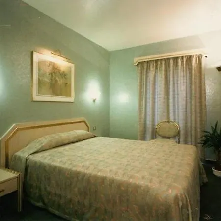 Отель Hotel Albergo