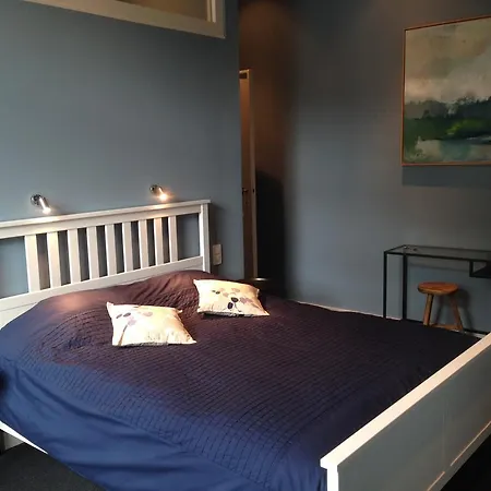 Le Seize Bed and breakfast