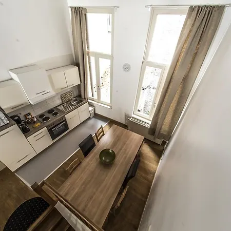 Rentbynight מלון דירות בריסל