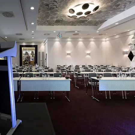 Radisson Collection Grand Place 5*