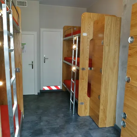 Hostel Train Schaerbeek