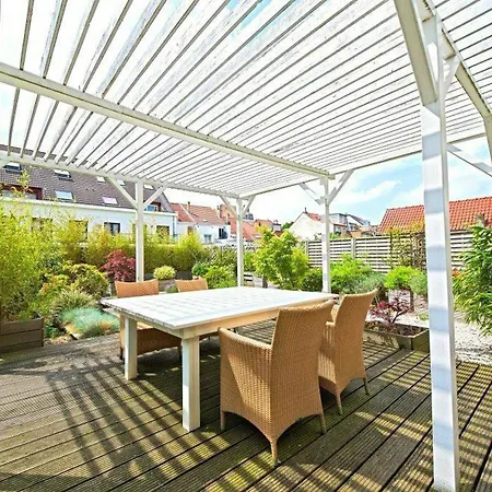아파트 With 2 Bedrooms In Uccle, With Enclosed Garden And Wifi *