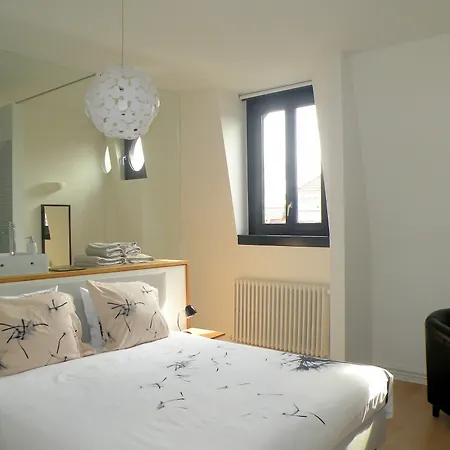 Living In Brûsel, Urban 5*