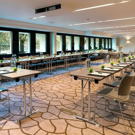 Barsey By Warwick Hotell 4*