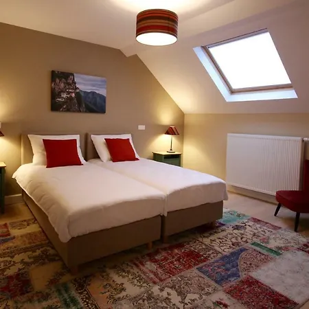 Bed and breakfast Hooome