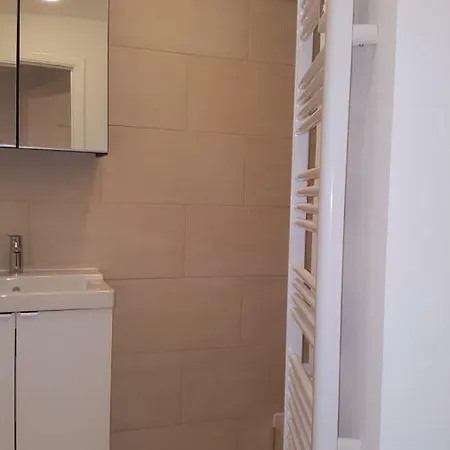 2 Bedrooms Apartment *