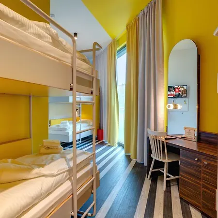 Meininger Gare Du Midi Hotel 3*