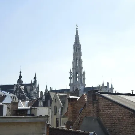 Super Flat Next Grand Place Апартаменты