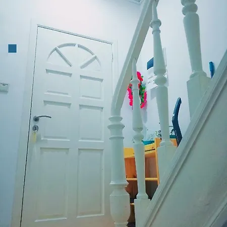 Artistic World Apartment
