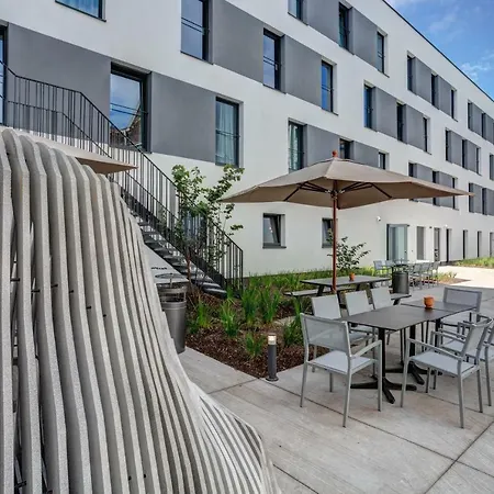 Hotel Meininger Gare Du Midi 3*