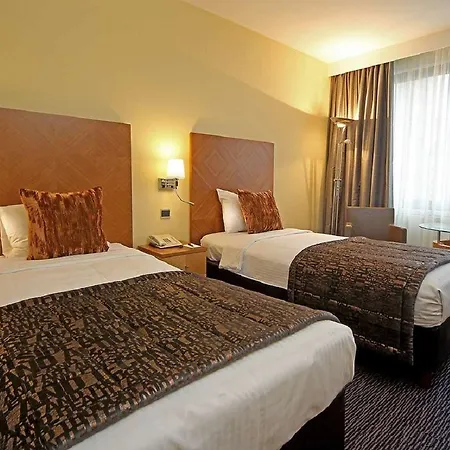 Gresham Belson 4*