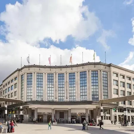 Super Flat Next Grand Place Брюссель