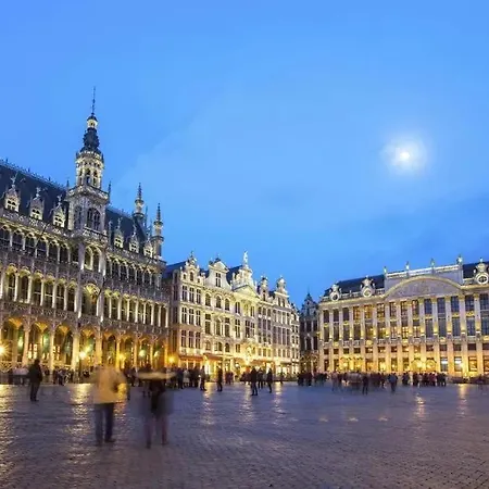 Super Flat Next Grand Place *