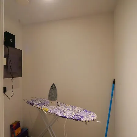 European Institutions شقة *