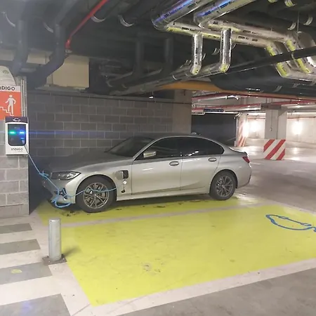 בית הארחה Romantics In Sky בריסל