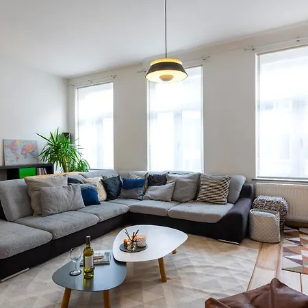 Wonderful Flat In The Center Of *
