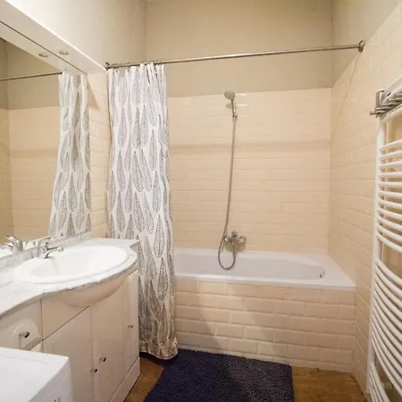 Charming Near Avenue Louise Appartement