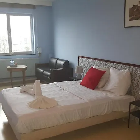 Bentley Hotel 2*
