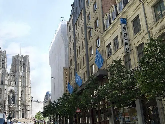 Nh Grand Place Arenberg מלון