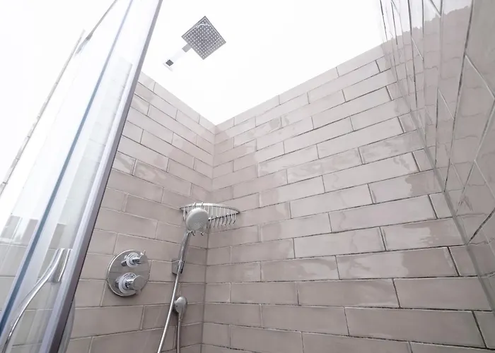 Bed & Breakfast The Good House 3*