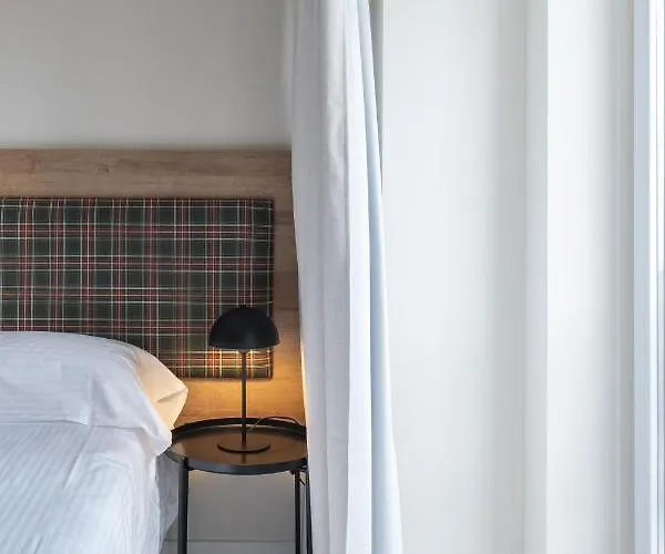 Hotel Latroupe Grand Place *