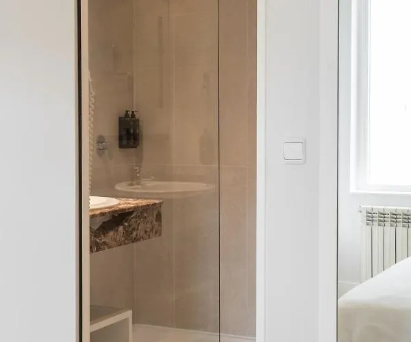 Latroupe Grand Place Hotel