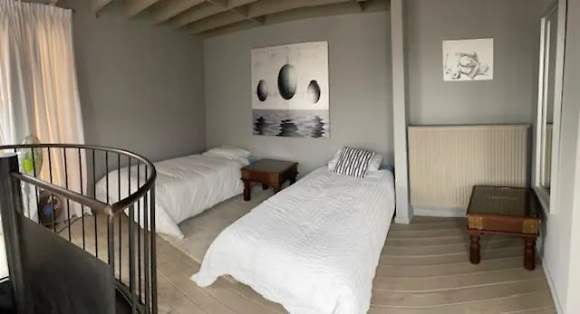 Duplex Dernier Etage Avec Terasse A Deux Pas De La Grand Place Appartement Brussel