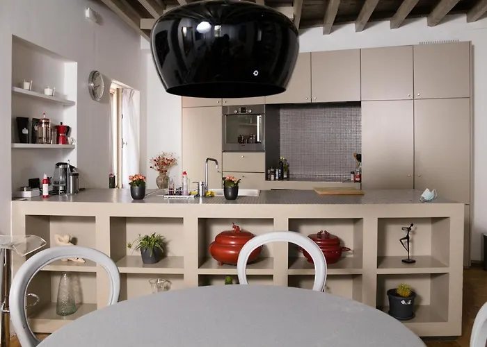 Duplex Dernier Etage Avec Terasse A Deux Pas De La Grand Place * Brussel