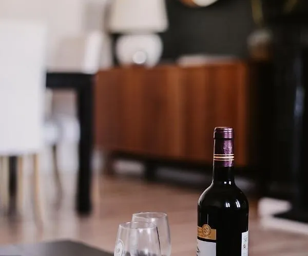 Beautiful In Porte De Namur شقة فندقية بروكسل