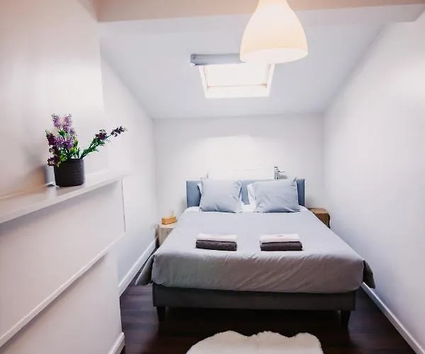 Beautiful In Porte De Namur * بروكسل