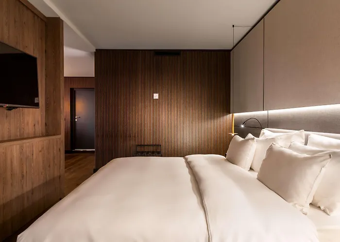 Radisson Collection Grand Place מלון בריסל