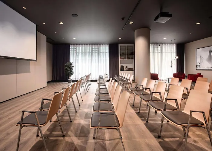 Radisson Collection Grand Place מלון