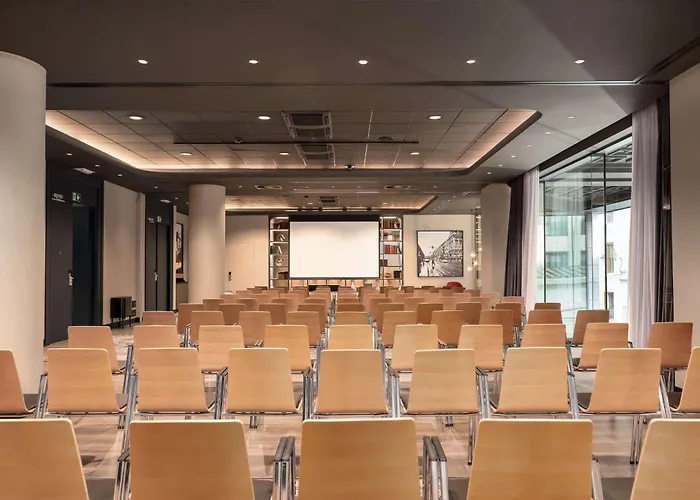 Radisson Collection Grand Place מלון