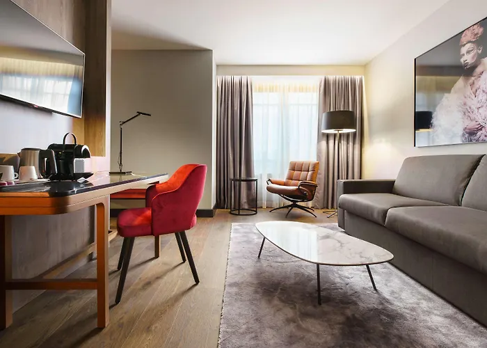 Radisson Collection Grand Place מלון 5*