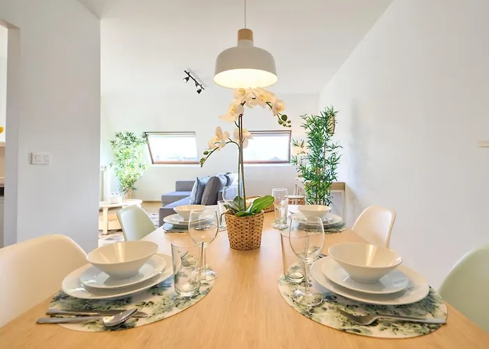 Downtown Apartment *