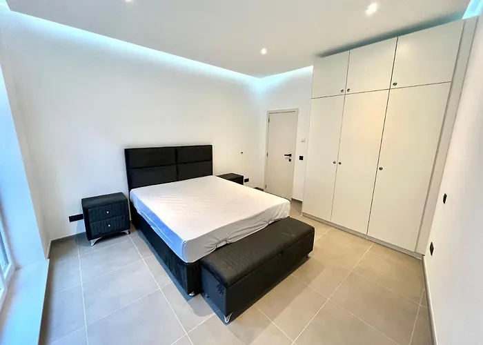 Luxury Brand New Apartment *