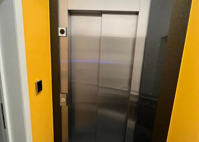 Luxury Brand New Apartment *