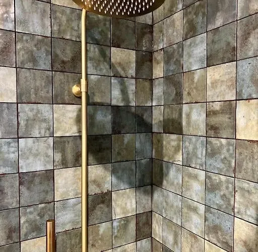 Lovely 2-bedroom Duplex W/ Balcony In Apartamento