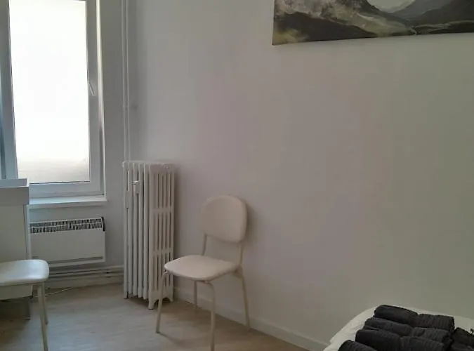 Apartment 1 Bedroom Sleeps 4