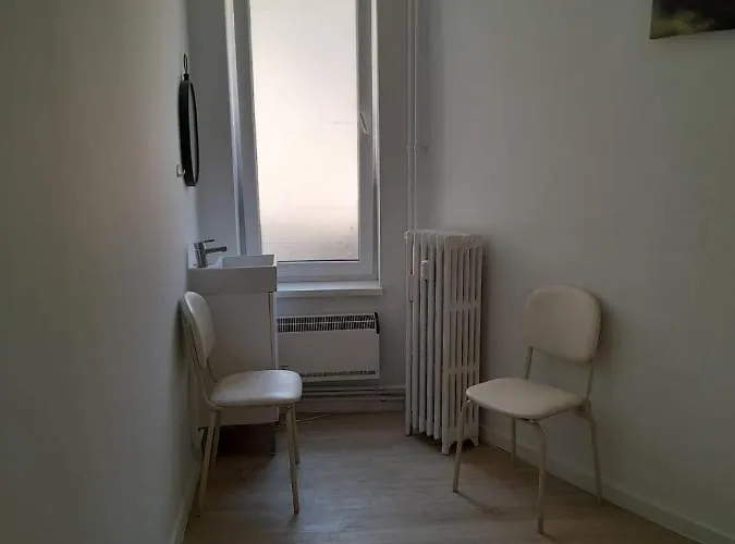 1 Bedroom Sleeps 4 Apartment Brüssel