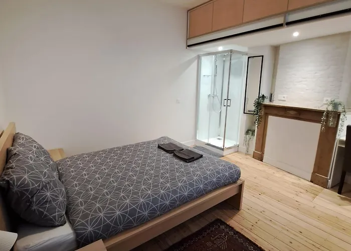 Comfortable With Terrace European Parliament Гостевой дом 3*