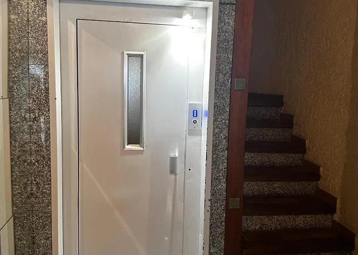 Alexanor Cosy Private In A Shared Brussels